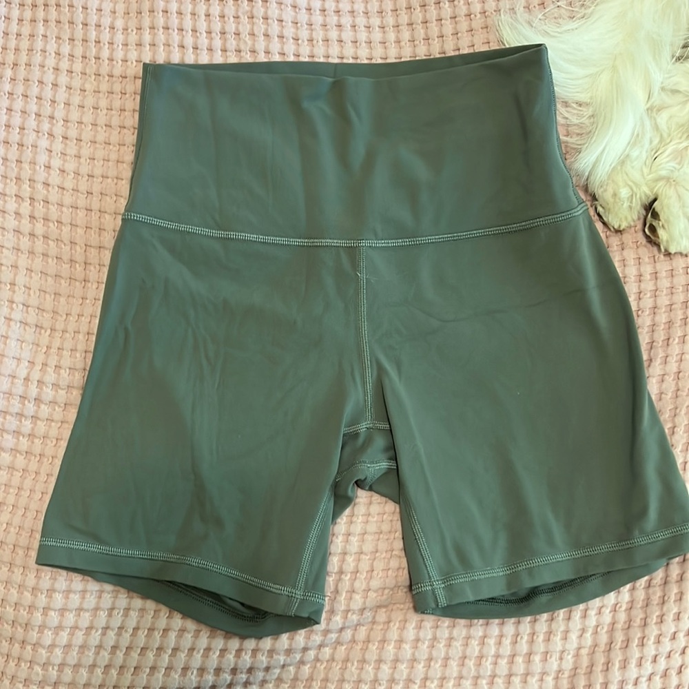 Lululemon Align Shorts 6” size 6